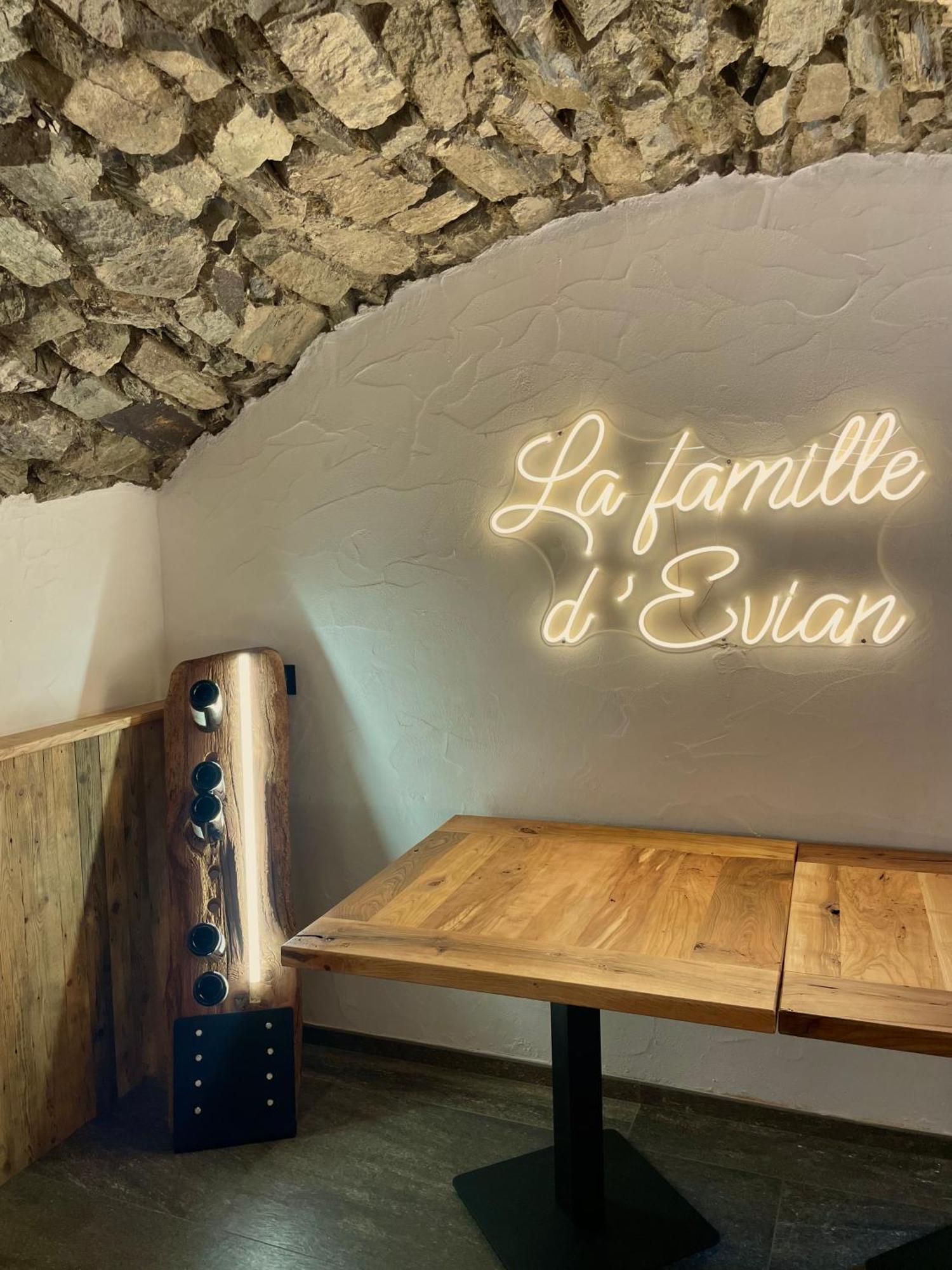 Hotel La Famille D'Evian Villeneuve Exterior foto
